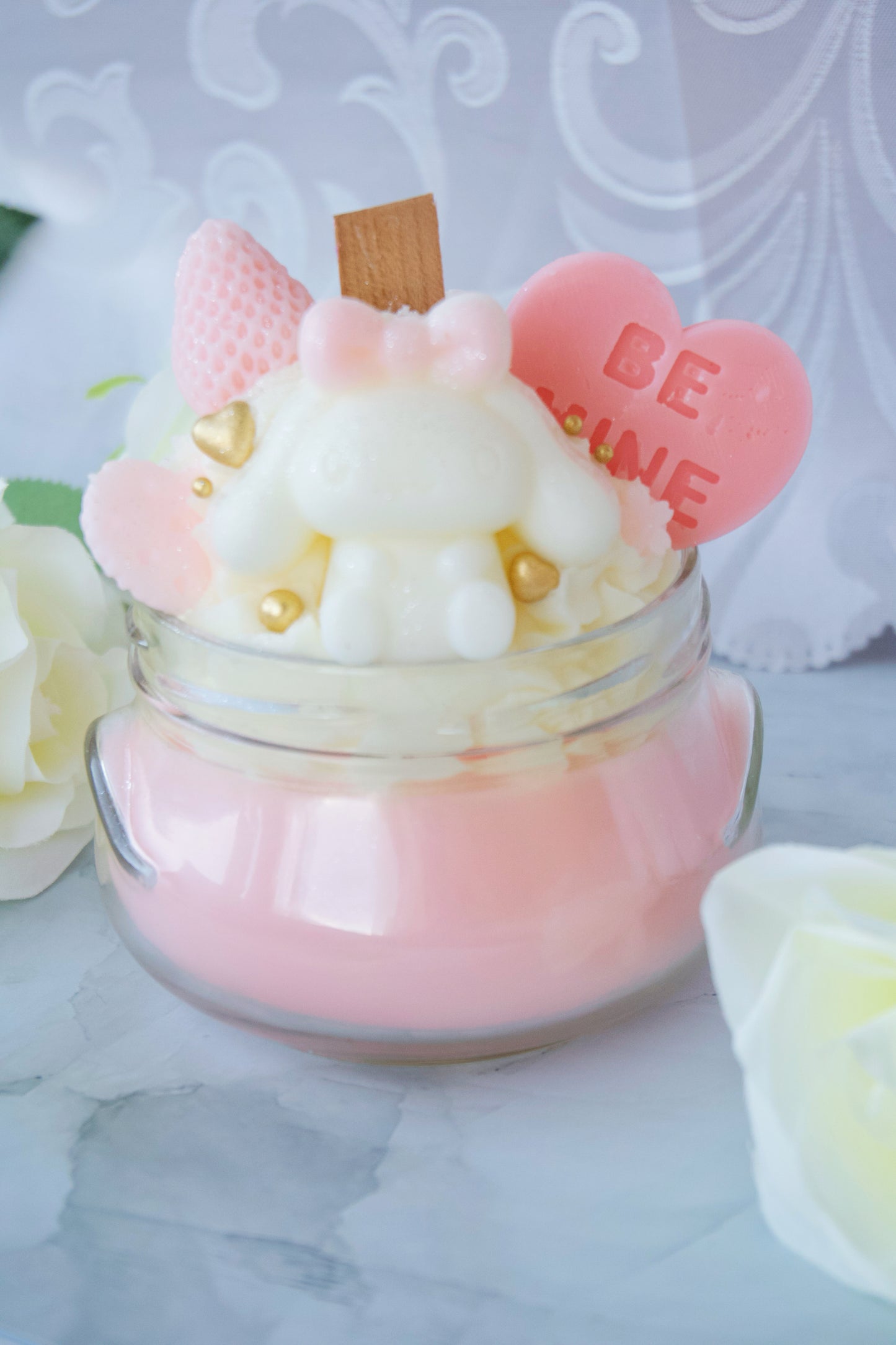 “Be Mine” Cinnamoroll Valentine Wooden Wick Parfait Candle